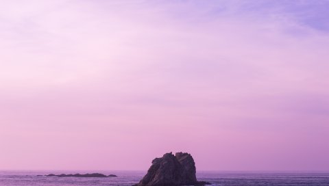 Море, камень, небо, сирень