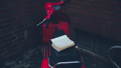 Скутер, мопед, книга