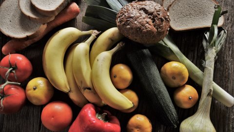 Бананы, фрукты, овощи, мандарины
