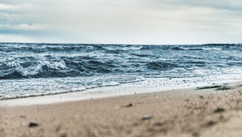 Море, песок, берег