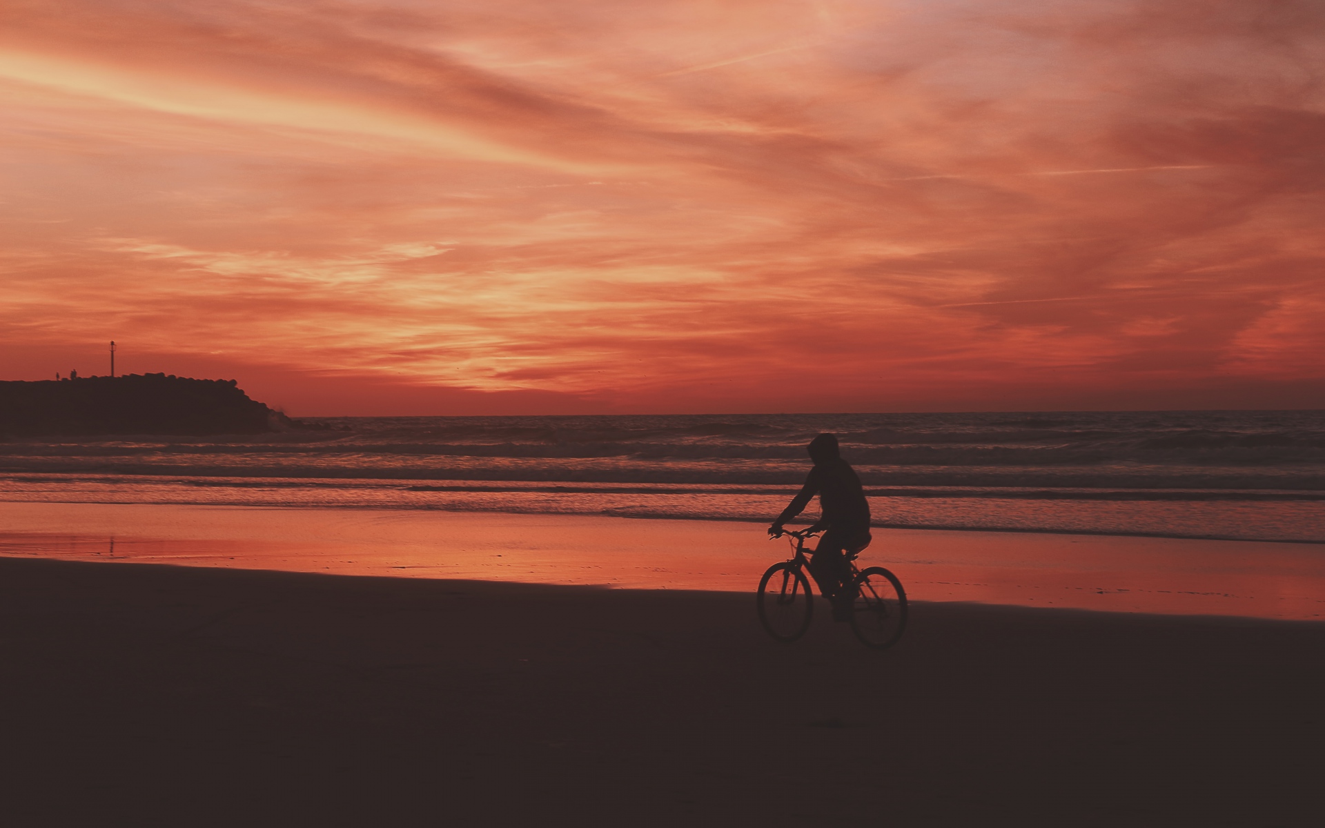 Картинки Велосипедист, море, берег, закат фото и обои на рабочий стол