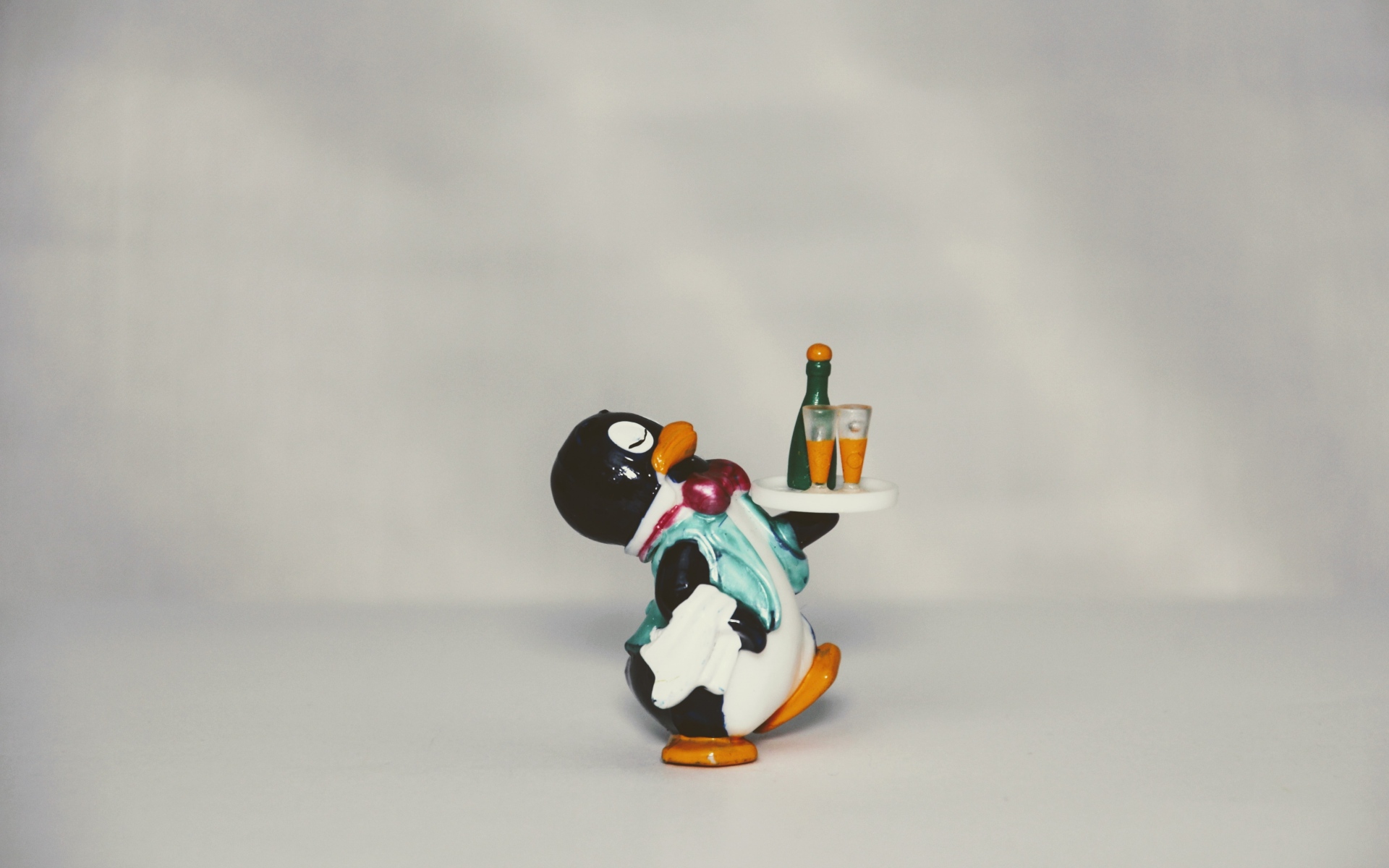 Картинки Пингвин, игрушка, официант, коллекция фото и обои на рабочий стол