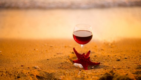 Стекло, бокал, вино, морская звезда, песок
