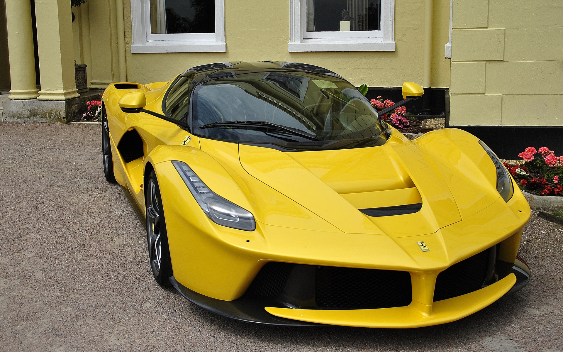 Картинки Ferrari, спортивный автомобиль, вид сбоку фото и обои на рабочий стол