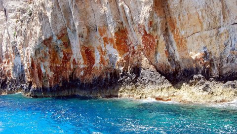 Море, камни, скала