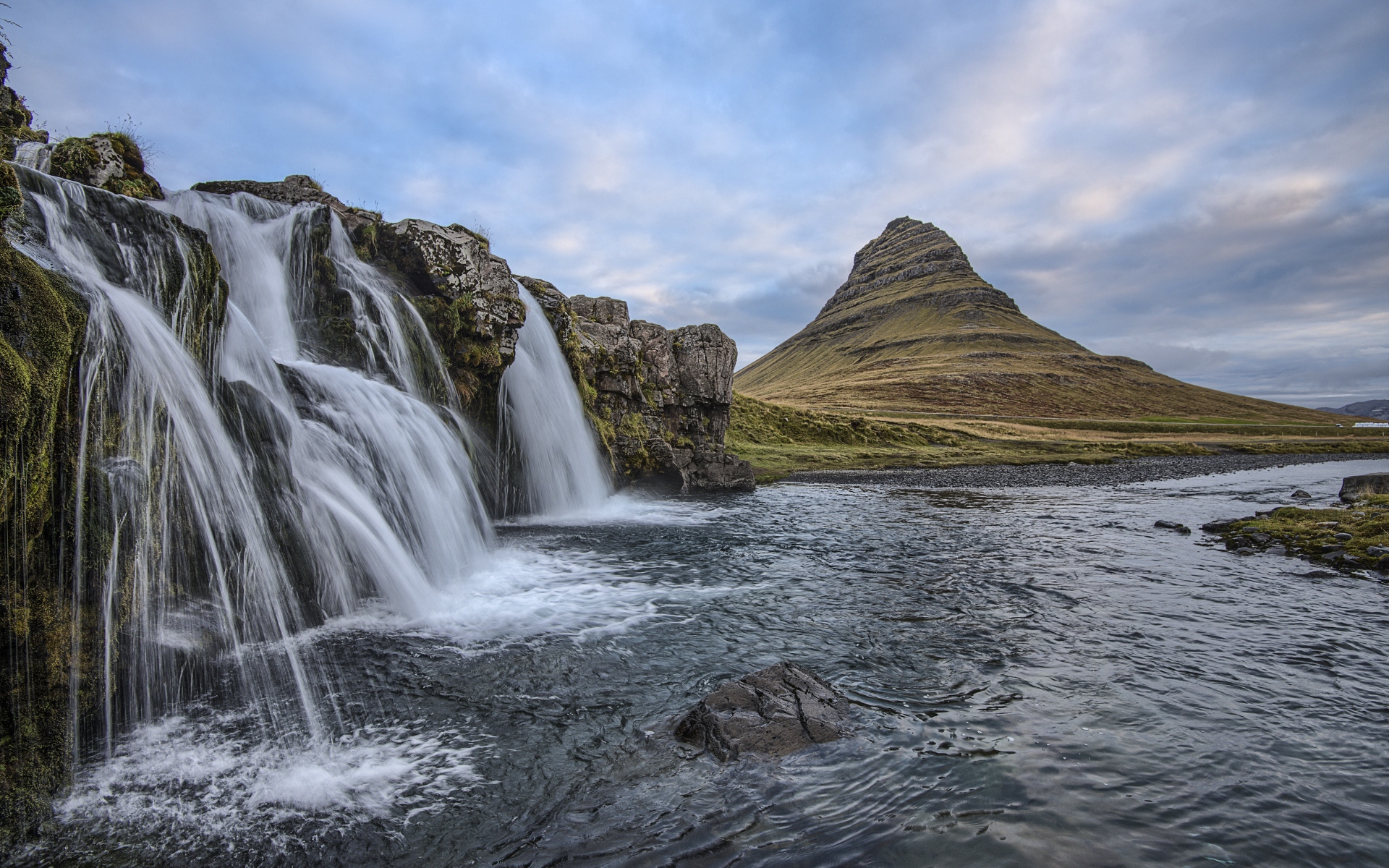 Картинки Водопады, холмы, Исландия фото и обои на рабочий стол