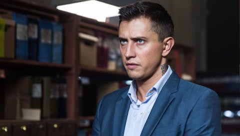 Павел прилучный, актер, костюм, тату