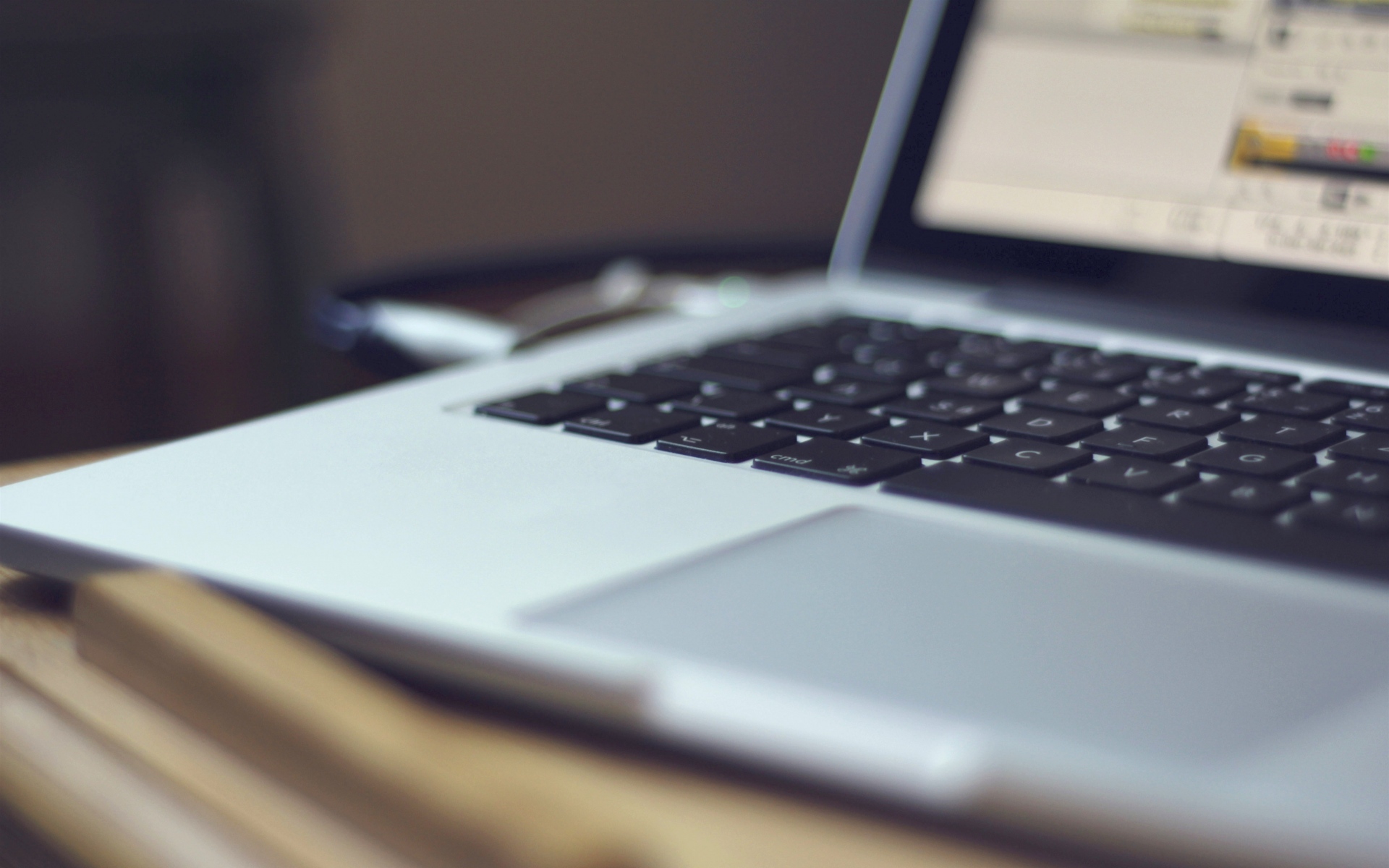 Картинки Macbook, яблоко, ноутбук, клавиатура фото и обои на рабочий стол