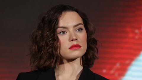 Daisy ridley, актриса, брюнетка, макияж, кудри