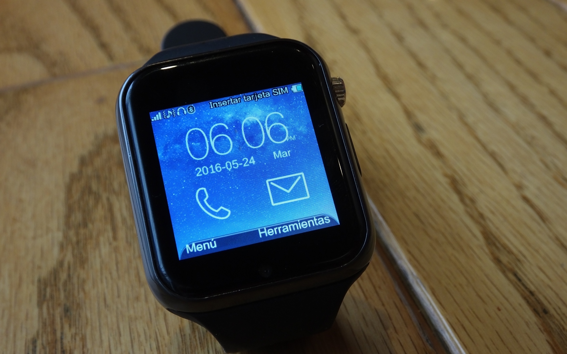 Картинки Smartwatch, гаджет, наручные часы фото и обои на рабочий стол