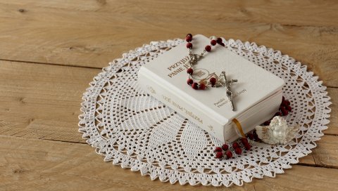 Розарий, буклет, молитва, крест, ангел, салат