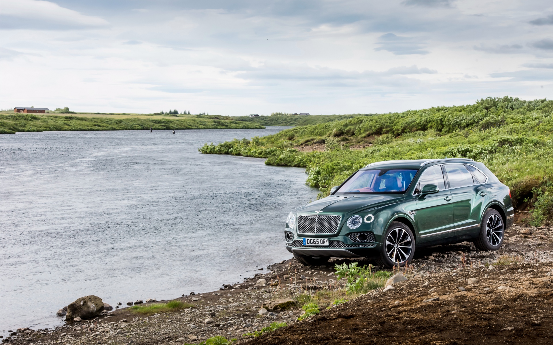 Картинки Bentley, bentayga, вид сбоку, природа фото и обои на рабочий стол