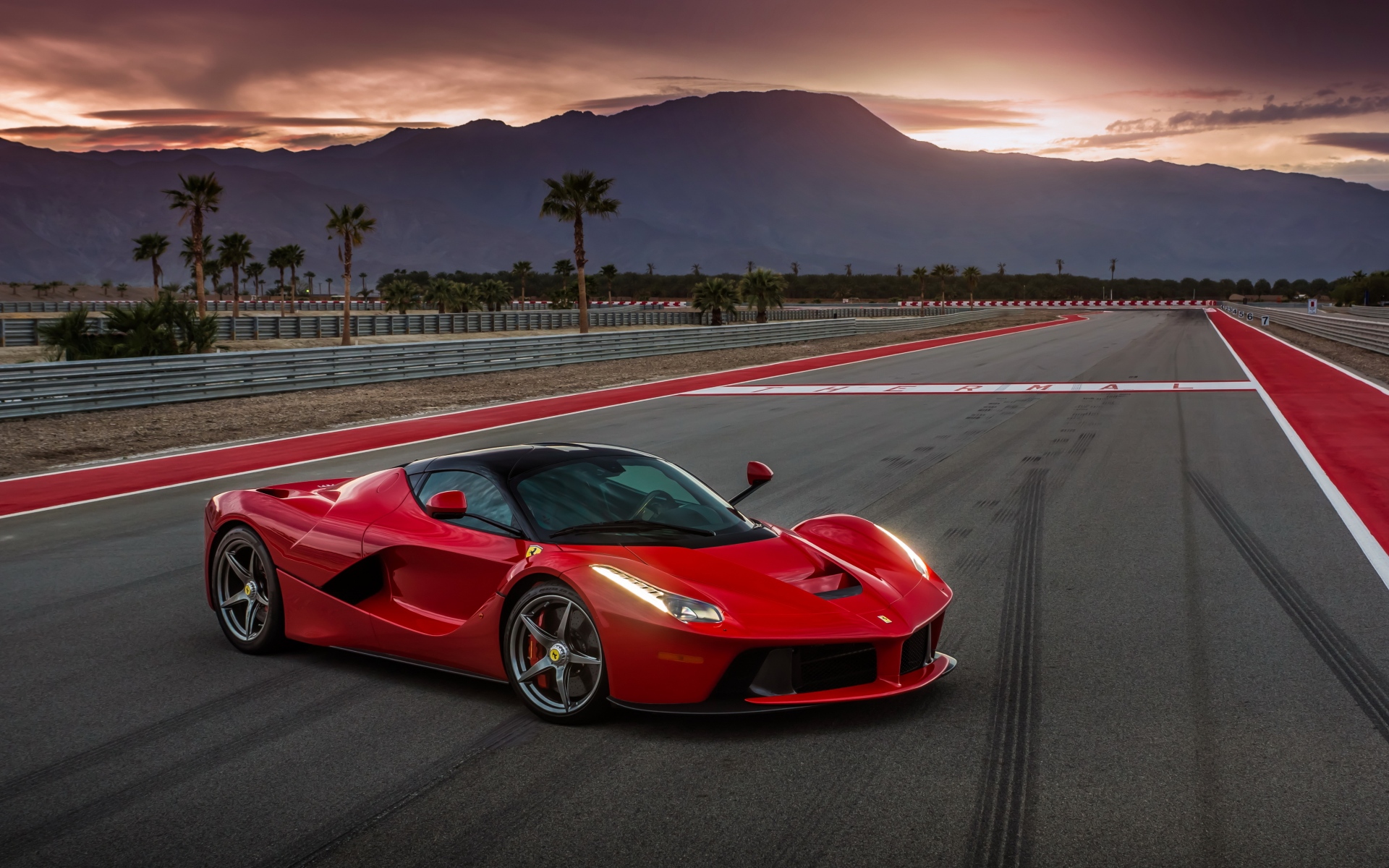 Картинки Ferrari, laferrari, красный, вид сбоку фото и обои на рабочий стол