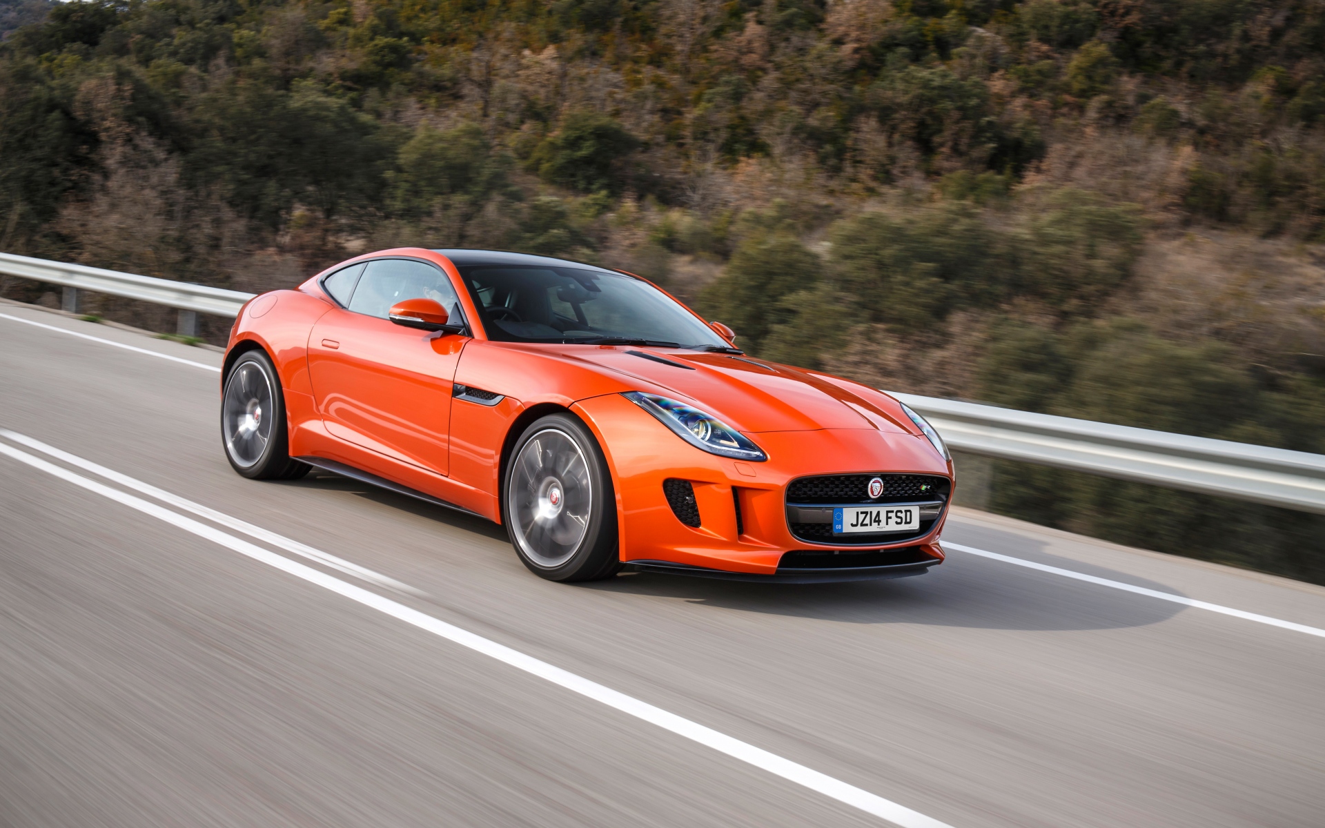 Картинки Jaguar, f-тип, вид сбоку, движение фото и обои на рабочий стол