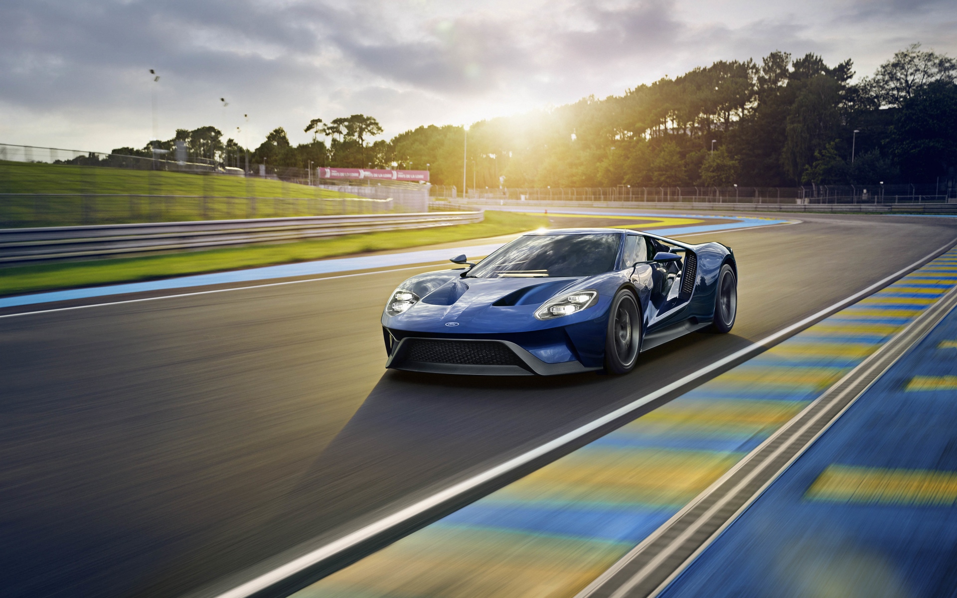 Картинки Ford, gt, спортивный автомобиль, дорожка фото и обои на рабочий стол