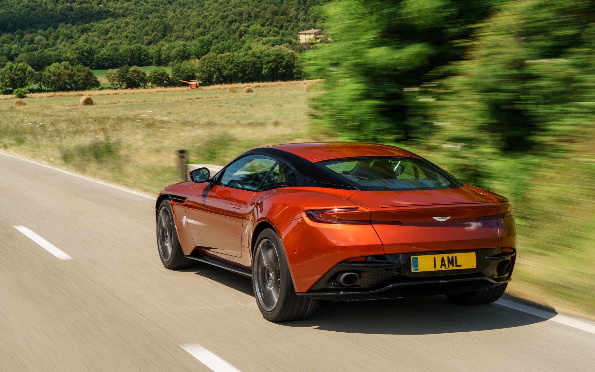 Картинки Aston martin, db11, красный, вид сбоку фото и обои на рабочий стол