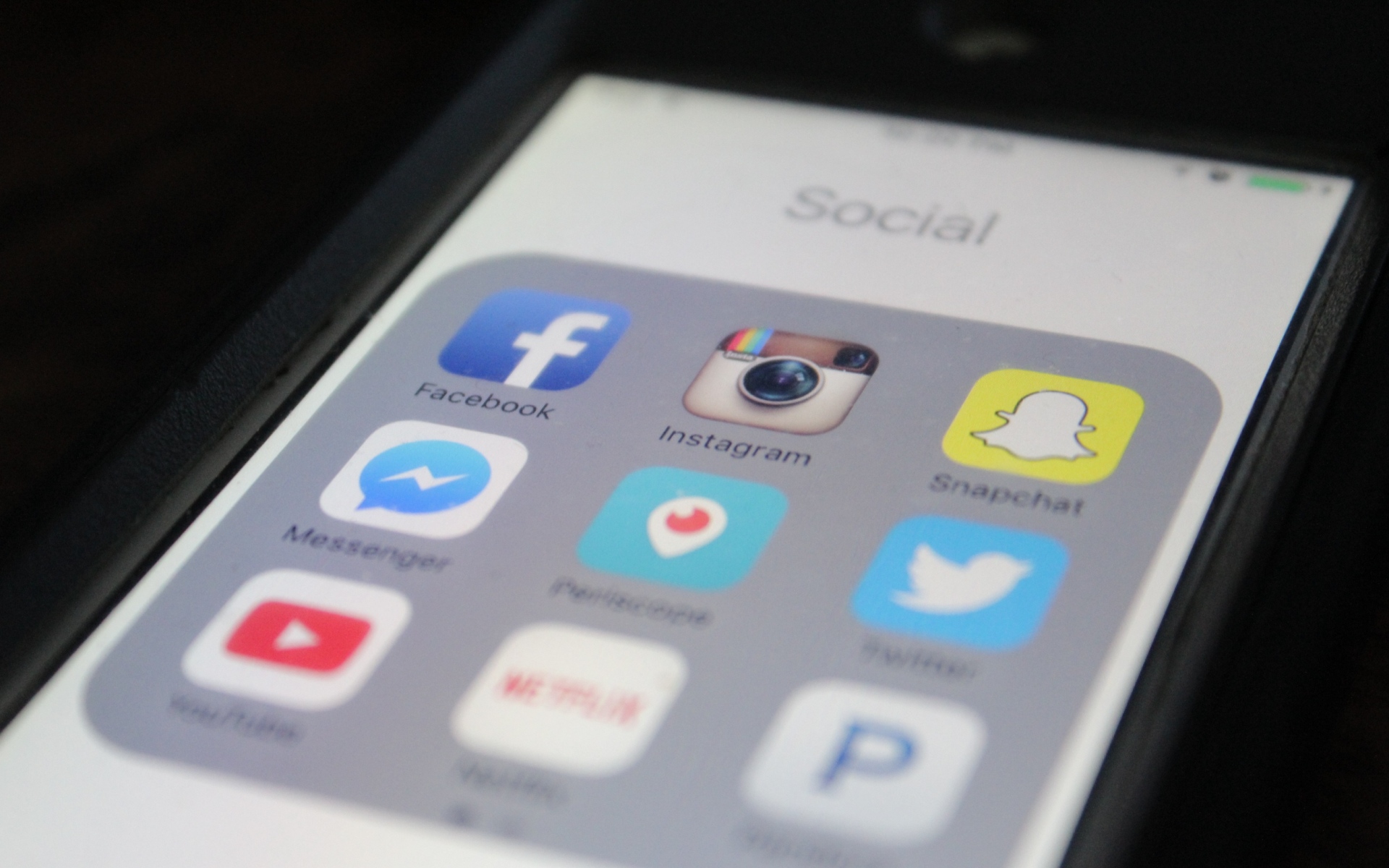 Картинки Iphone, apple, facebook, instagram, smartphone, social networking фото и обои на рабочий стол