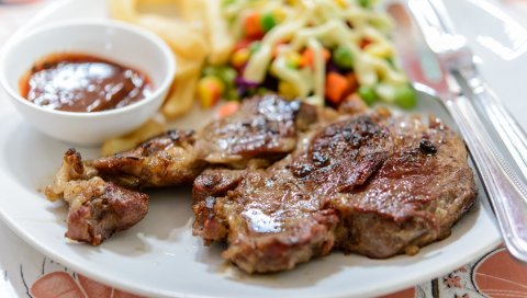 Мясо, говядина, овощи, соус