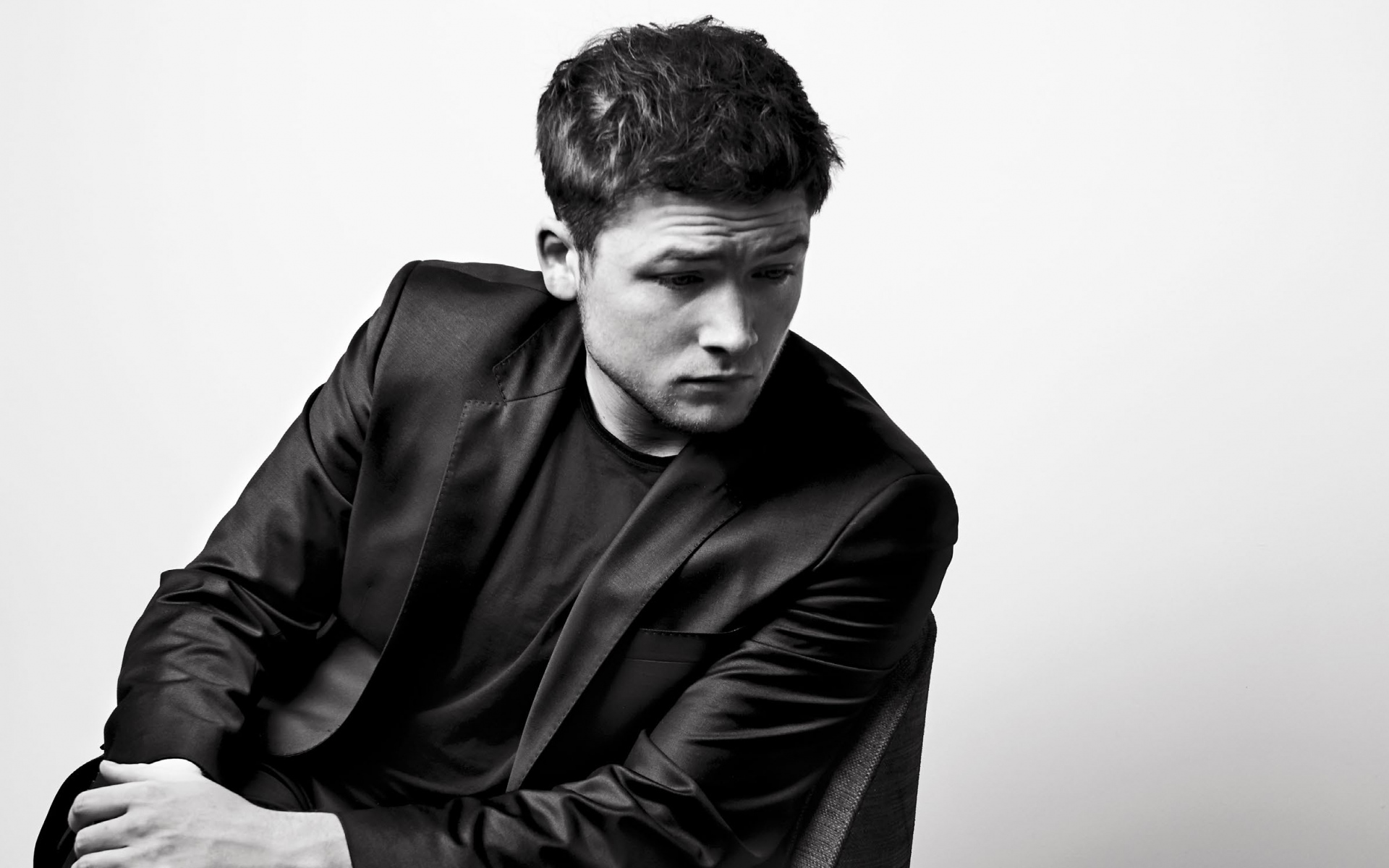 Картинки Taron egerton, актер, фотосессия, bw фото и обои на рабочий стол