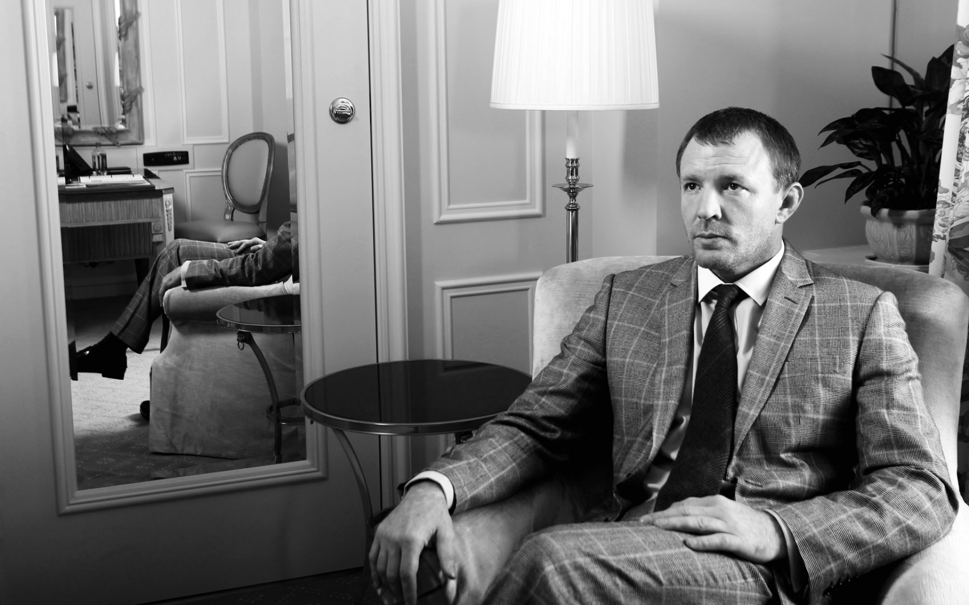 Картинки Парень ritchie, актер, костюм, смокинг, фотосессия фото и обои на рабочий стол