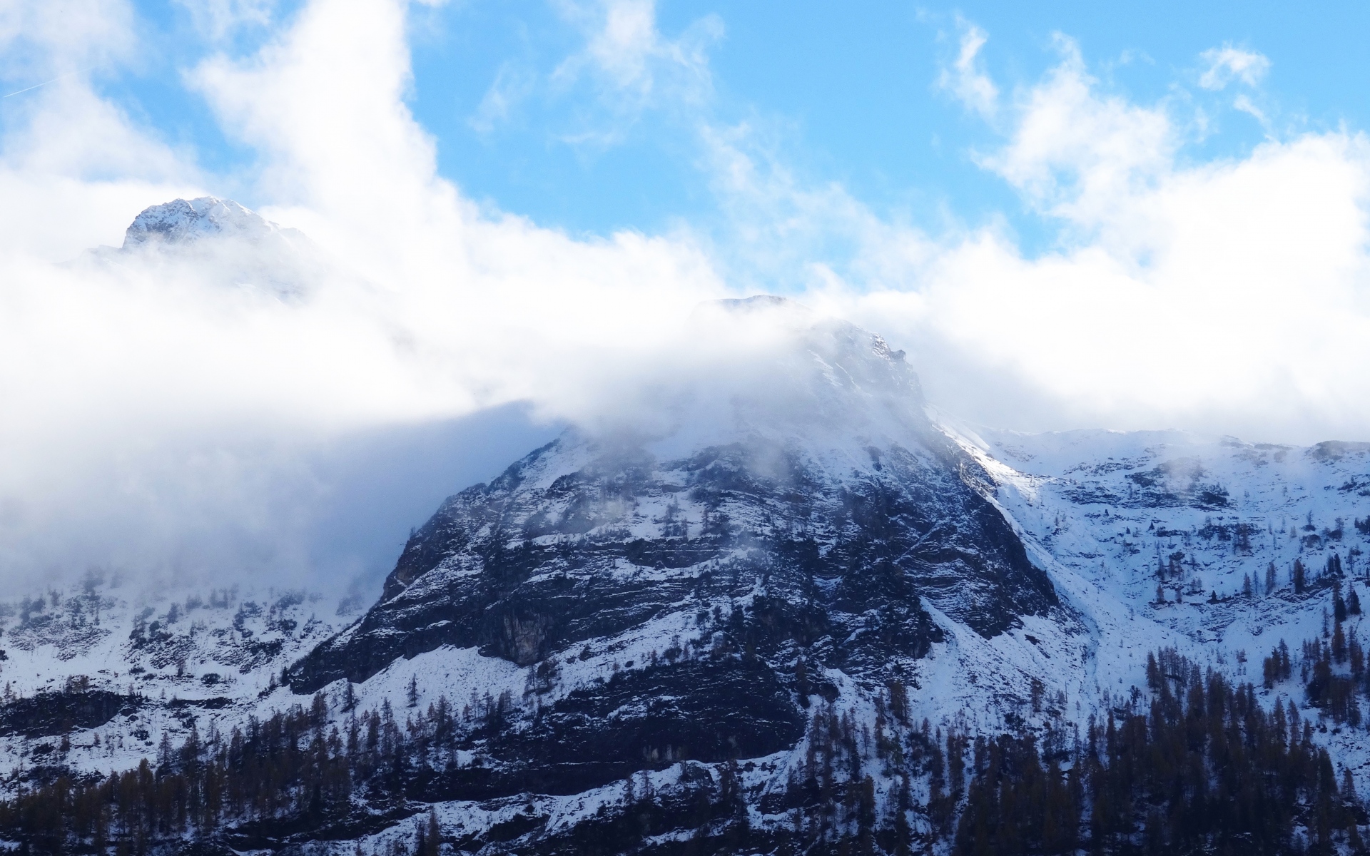 Картинки Горы, вершина, вершина, снег, туман, небо фото и обои на рабочий стол