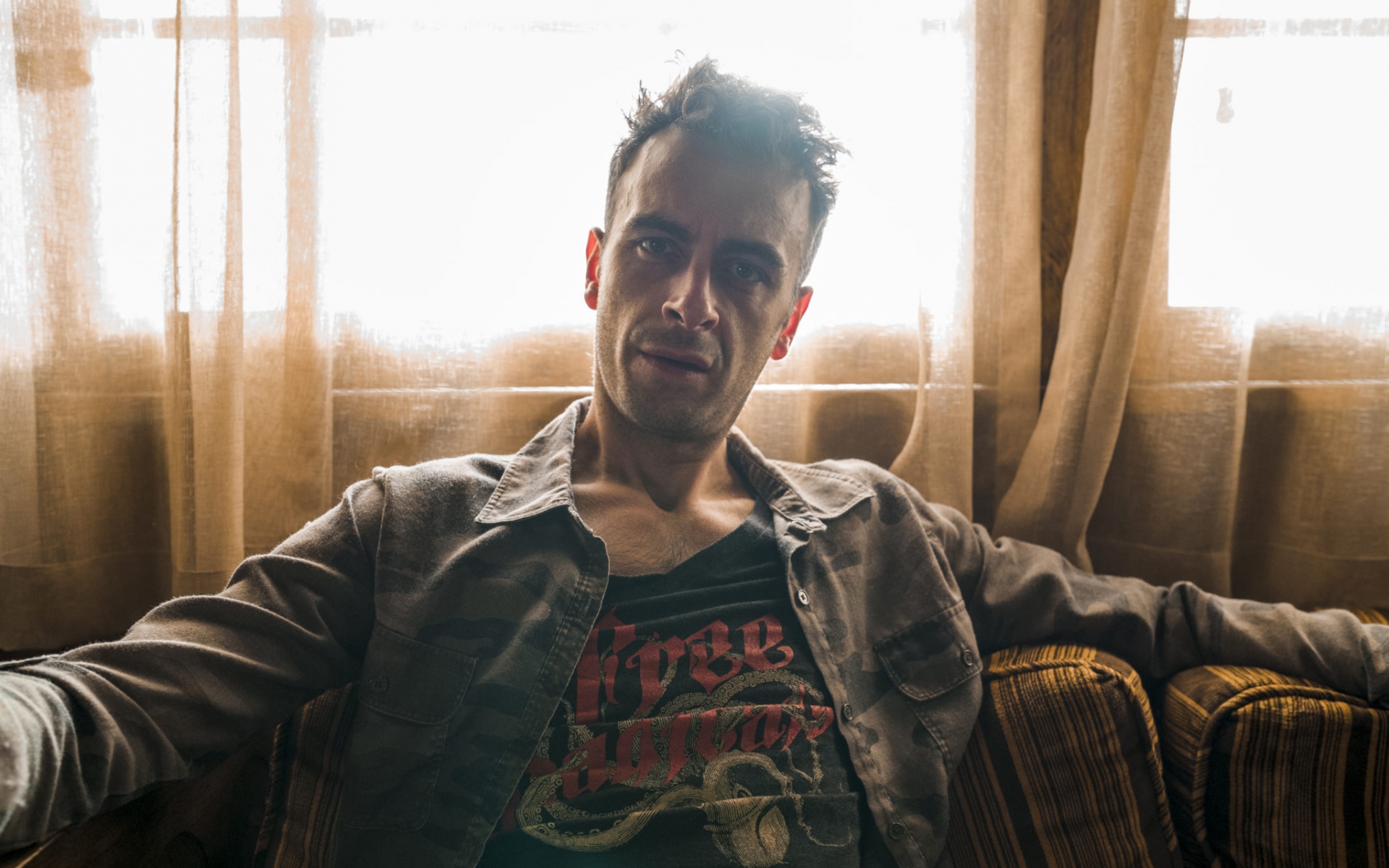 Картинки Joe gilgun, актер, комната фото и обои на рабочий стол
