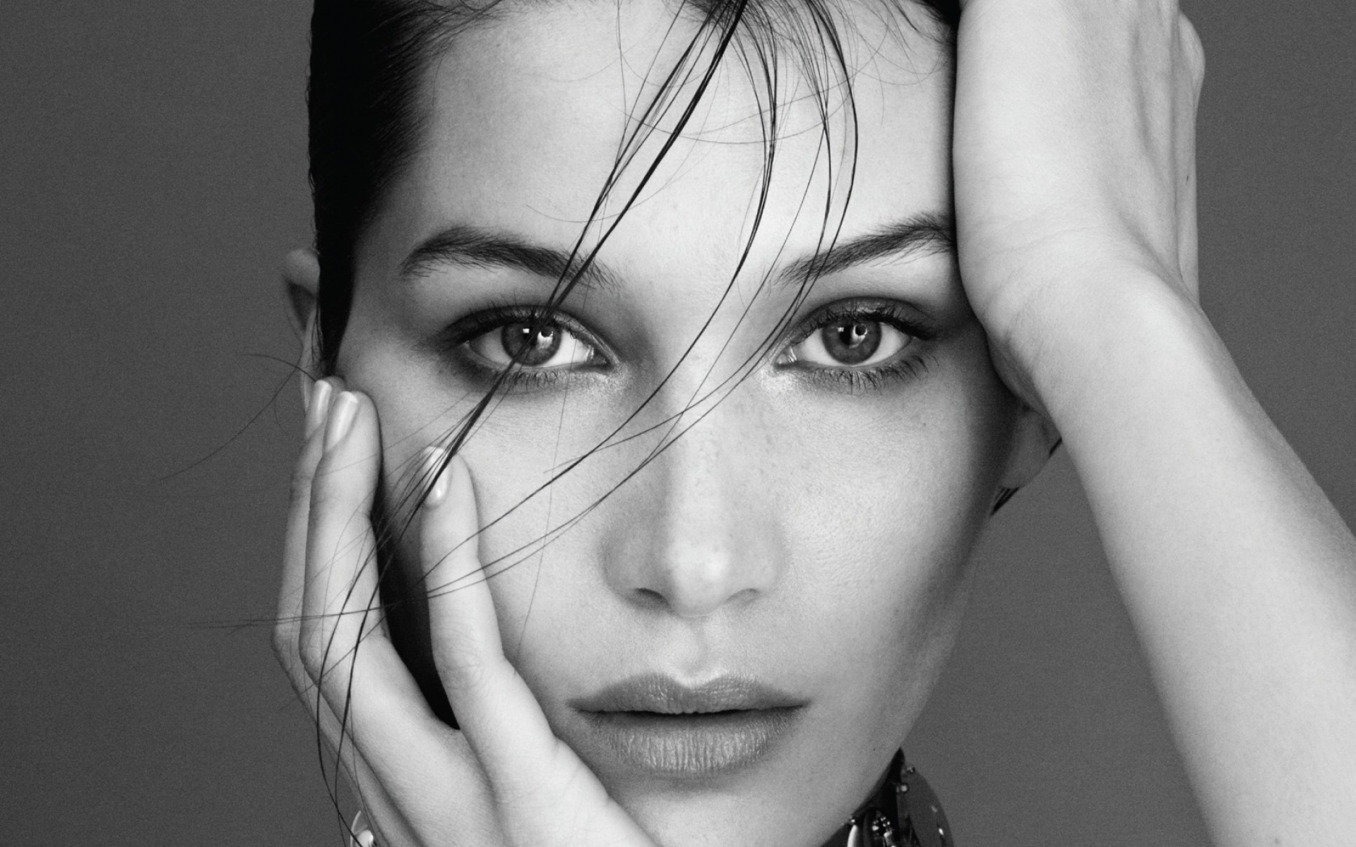 Картинки Bella hadid, модель, лицо, bw фото и обои на рабочий стол