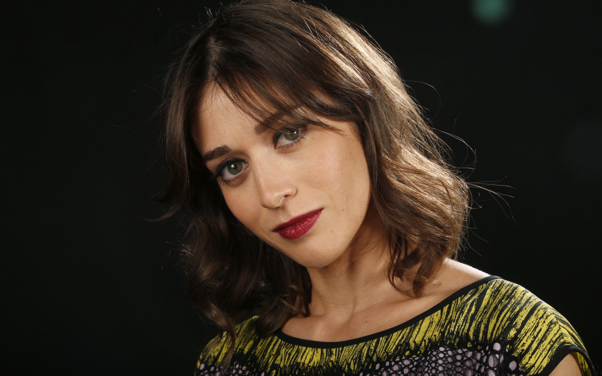 Картинки Lizzy caplan, девушка, лицо, макияж фото и обои на рабочий стол