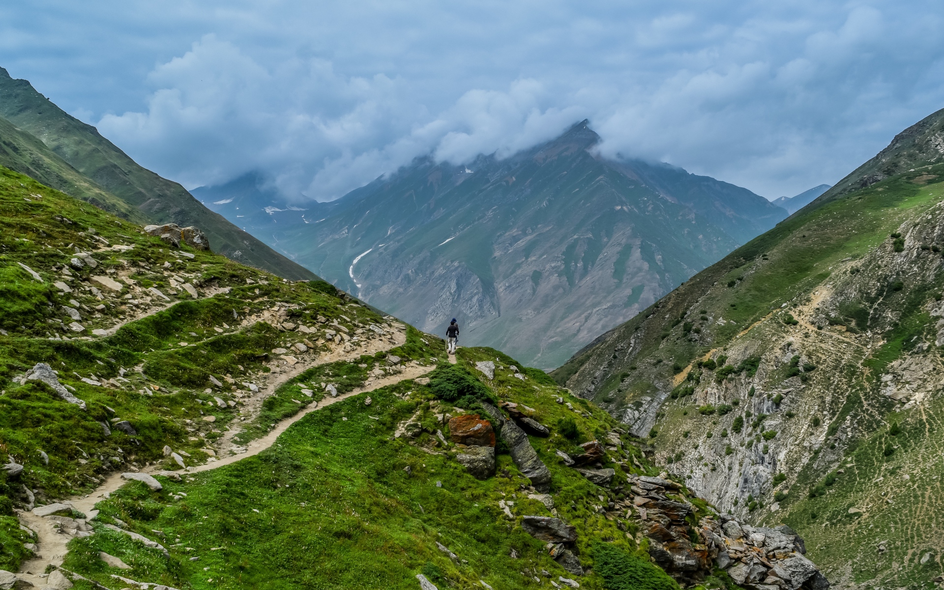 Картинки Гора, каньон, тропа, трава фото и обои на рабочий стол