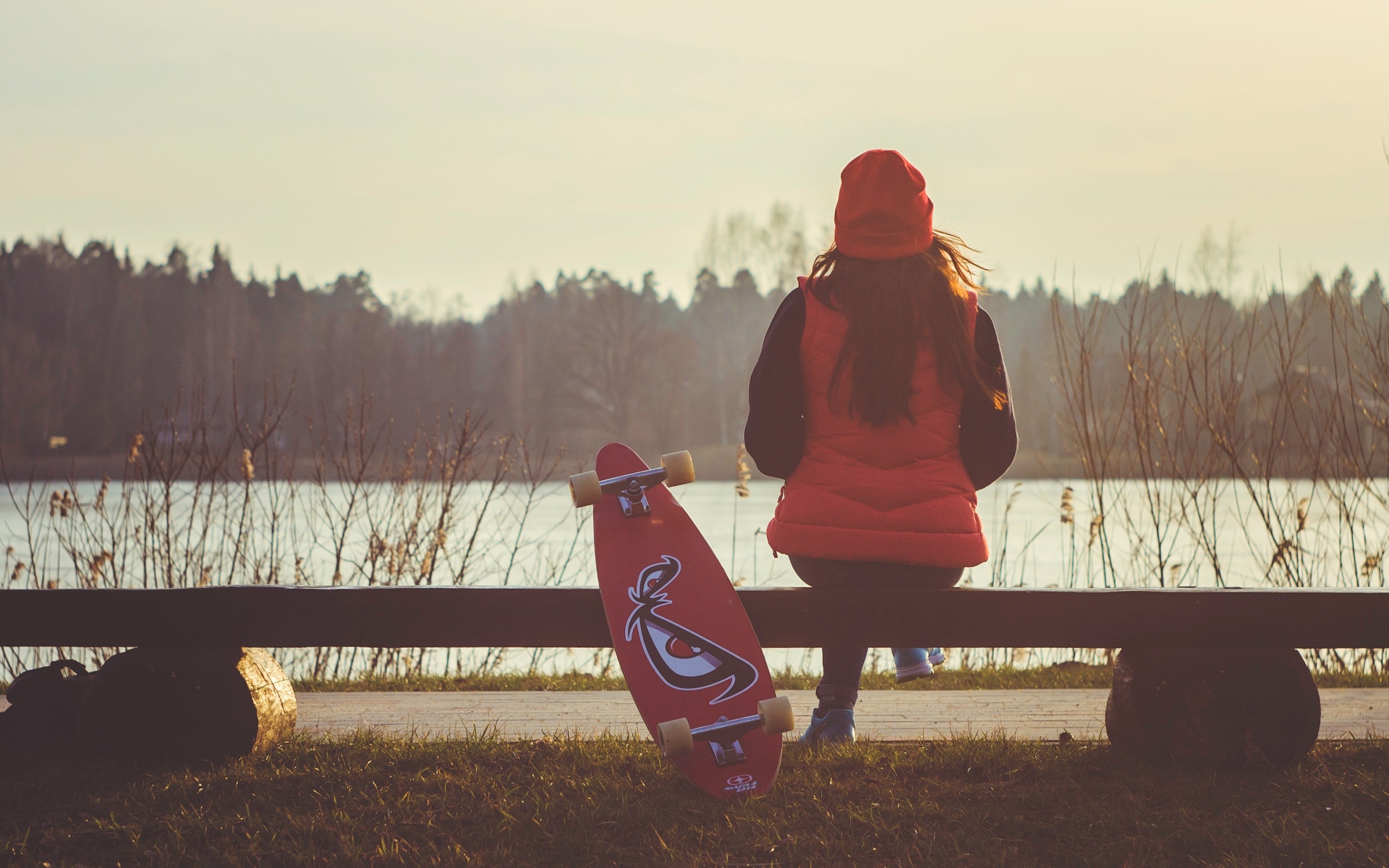 Картинки Longboard, девушка, природа, река, деревья фото и обои на рабочий стол