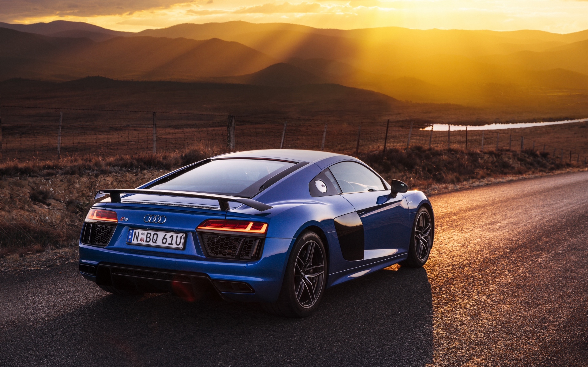 Картинки Audi, r8, v10, синий, вид сбоку фото и обои на рабочий стол