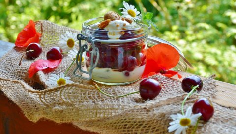 Вишневый десерт, вишня, крем, йогурт