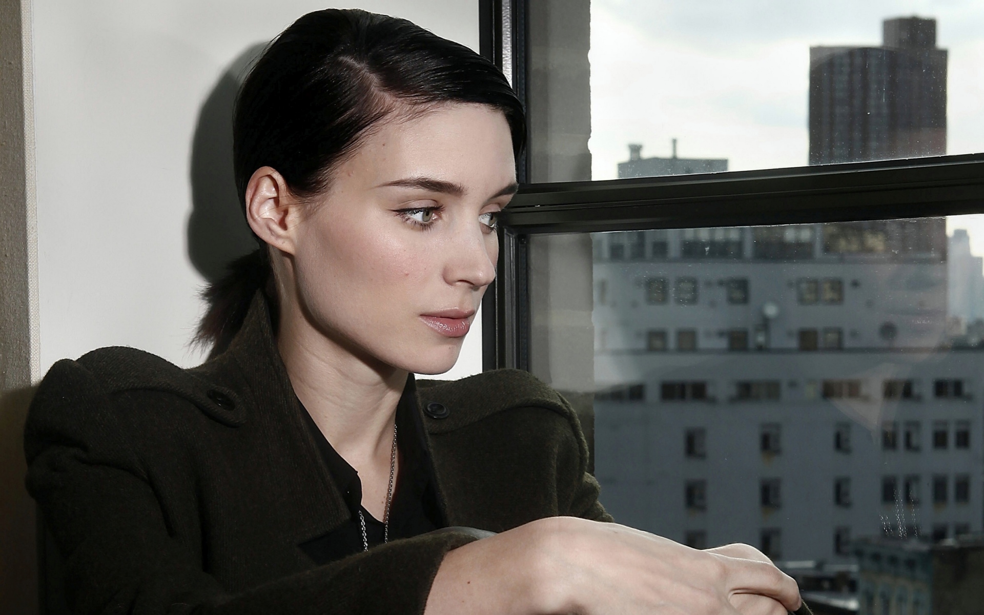 Картинки Rooney mara, актриса, профиль, окно фото и обои на рабочий стол