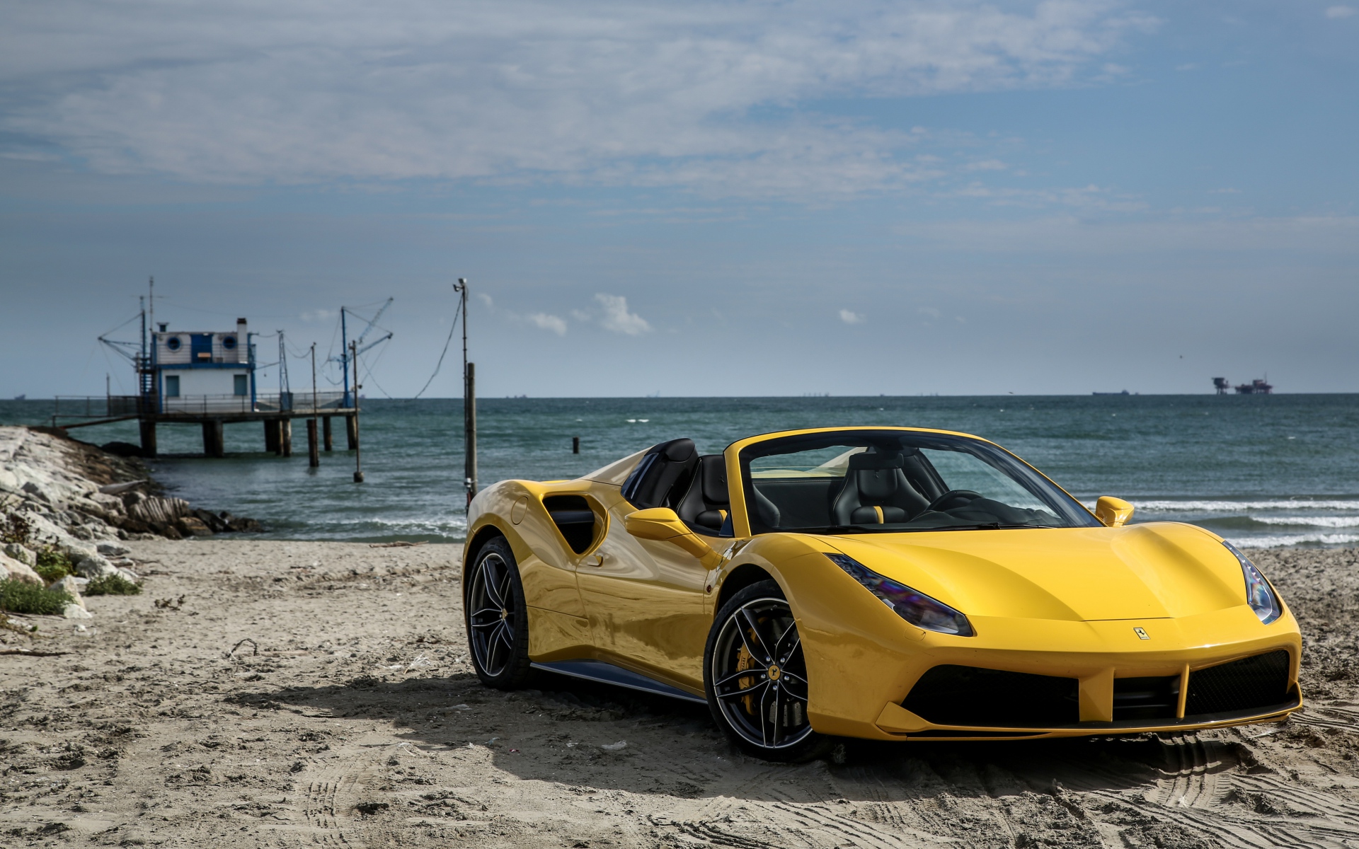 Картинки Ferrari, 488, паук, желтый, вид сбоку фото и обои на рабочий стол