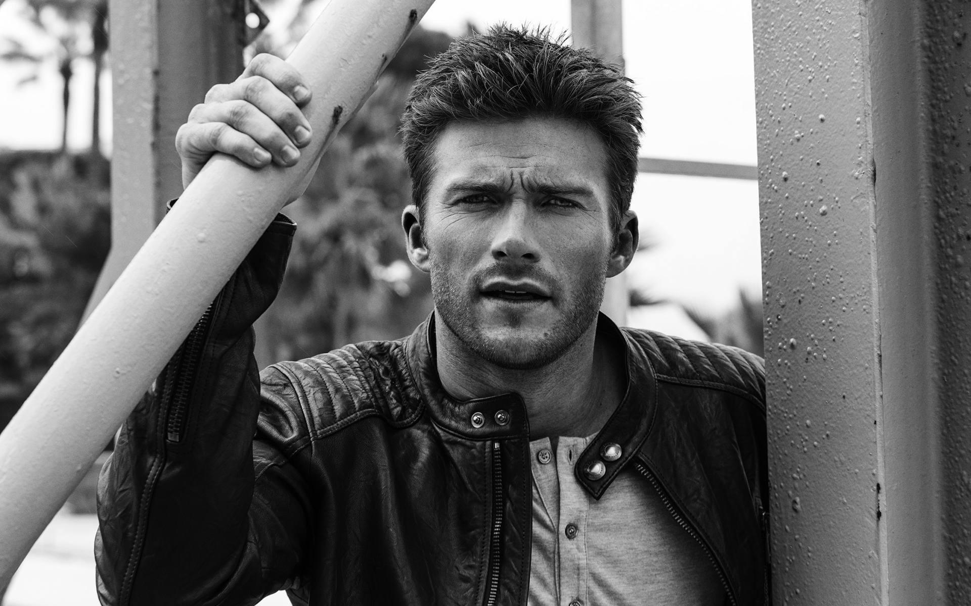 Картинки Scott eastwood, актер, куртка, фотосессия, bw фото и обои на рабочий стол