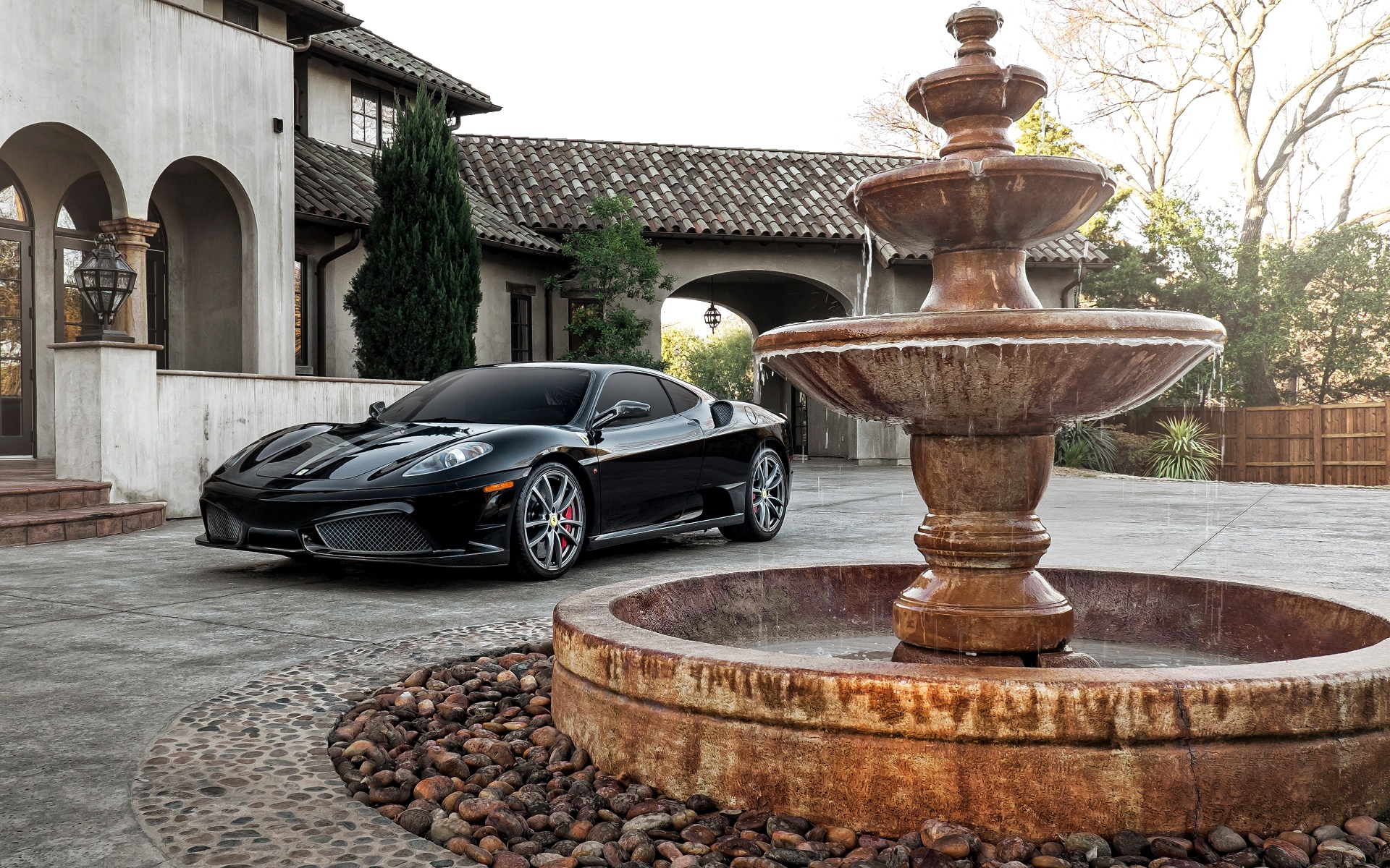 Картинки Ferrari, f430, черный, вид сбоку, фонтан фото и обои на рабочий стол