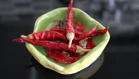 Перец, чили, сушеные, тарелки