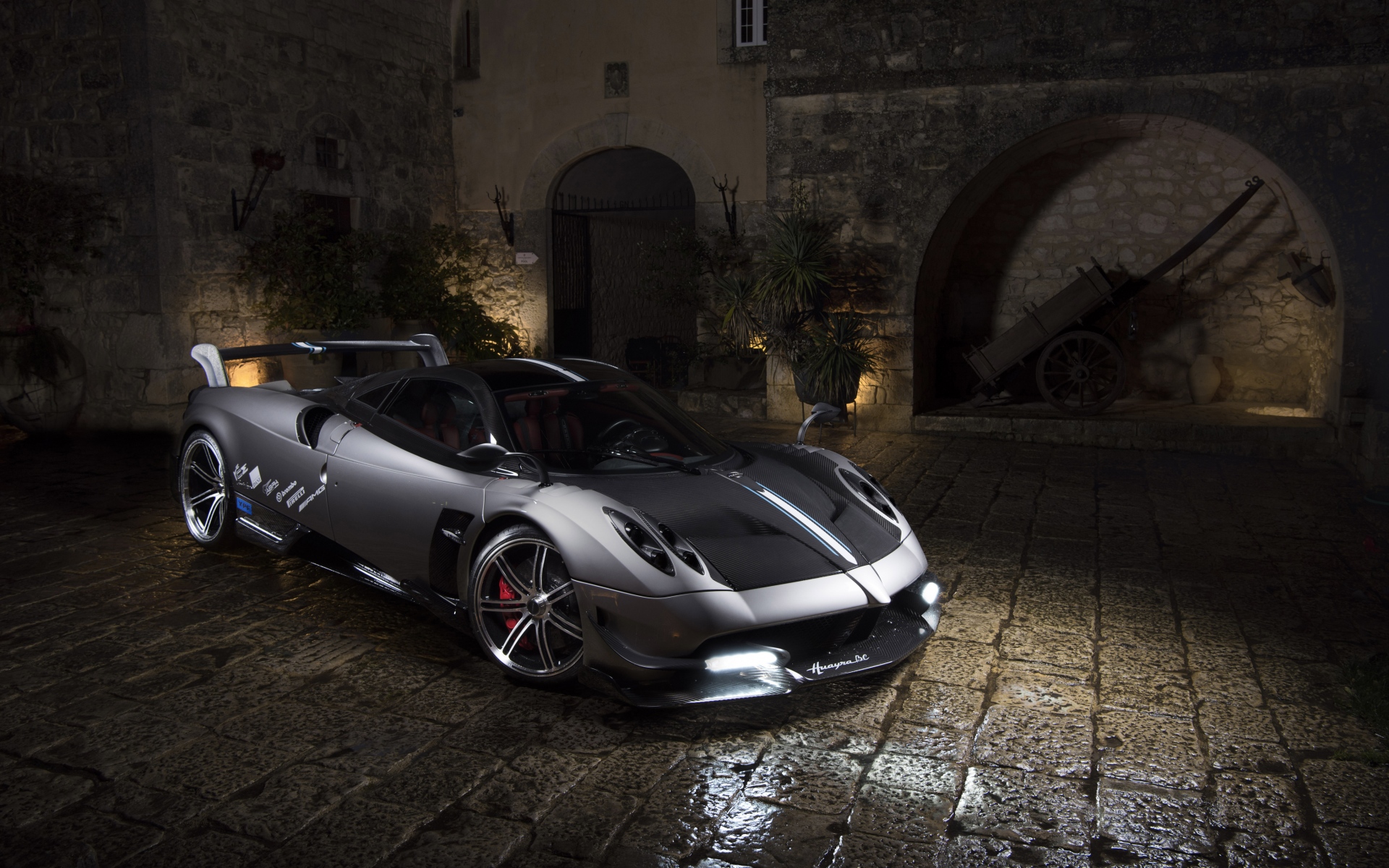Картинки Pagani, huayra, вид сбоку фото и обои на рабочий стол