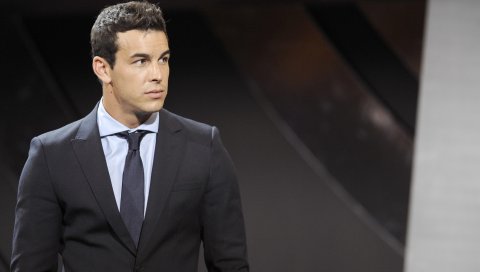Mario casas, актер, куртка