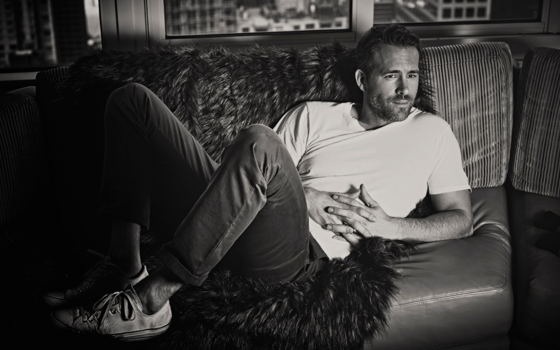 Картинки Ryan reynolds, актер, фотосессия, bw фото и обои на рабочий стол