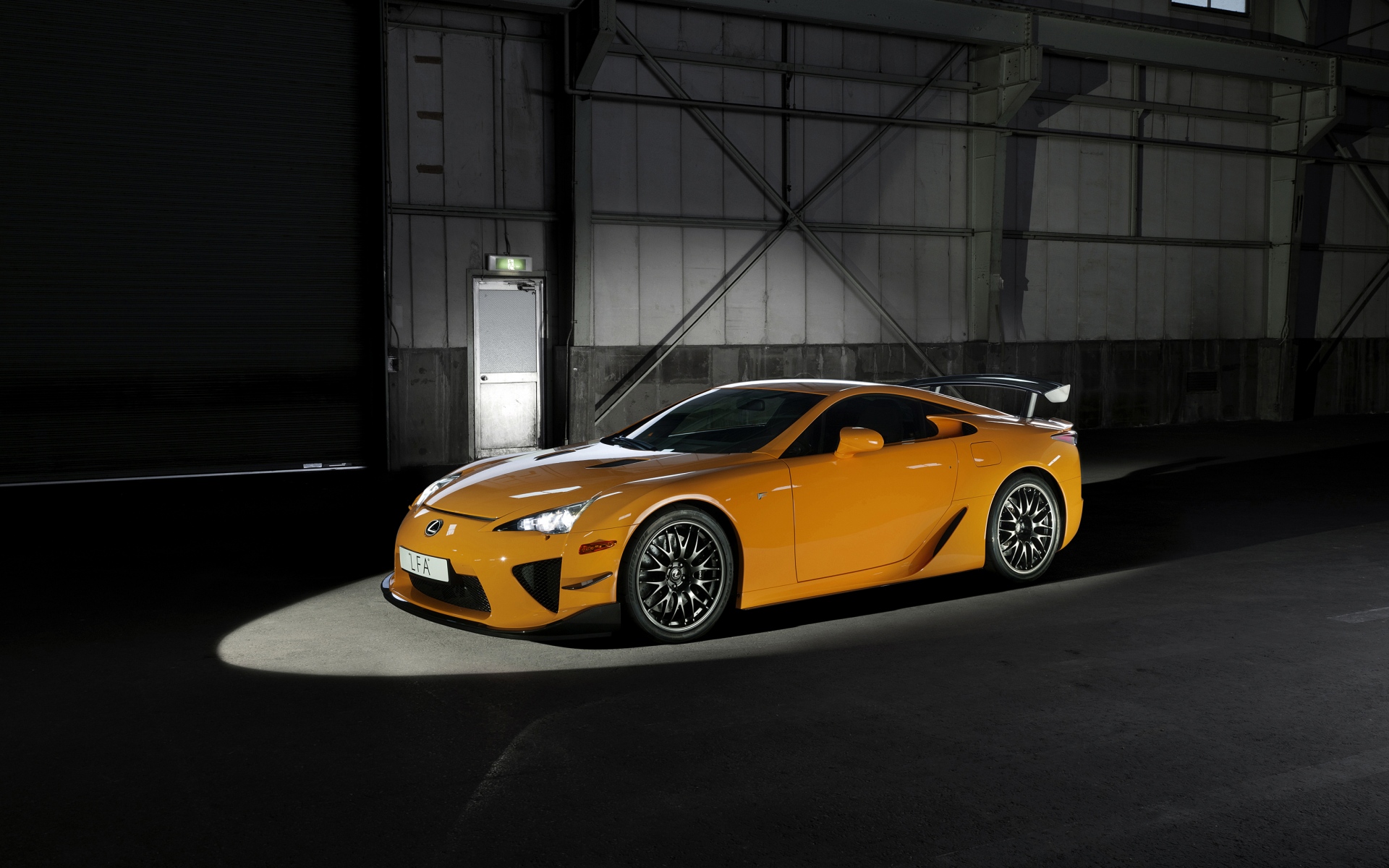 Картинки Lexus, lfa, желтый, вид сбоку фото и обои на рабочий стол