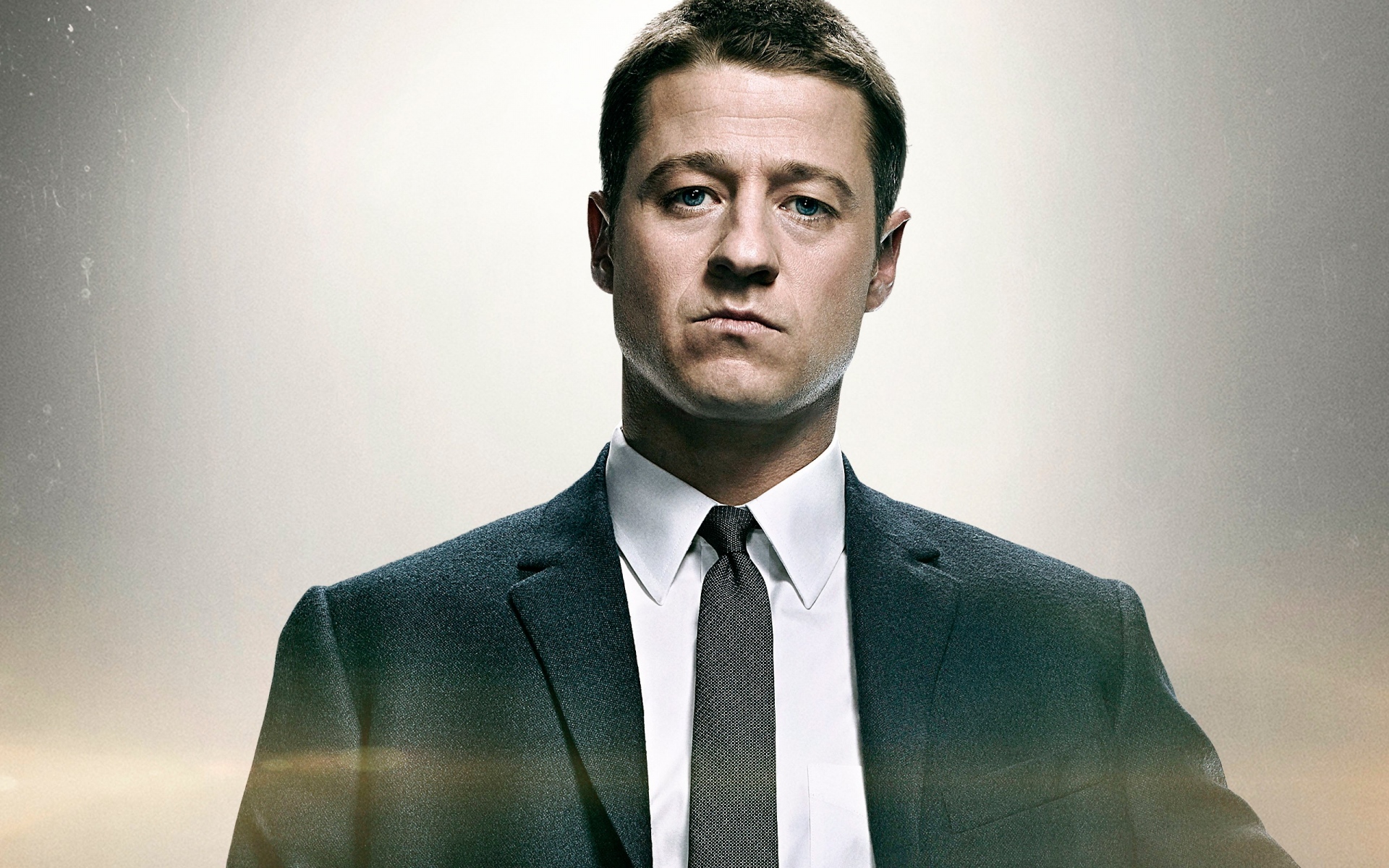 Картинки Ben mckenzie, актер, куртка, галстук фото и обои на рабочий стол