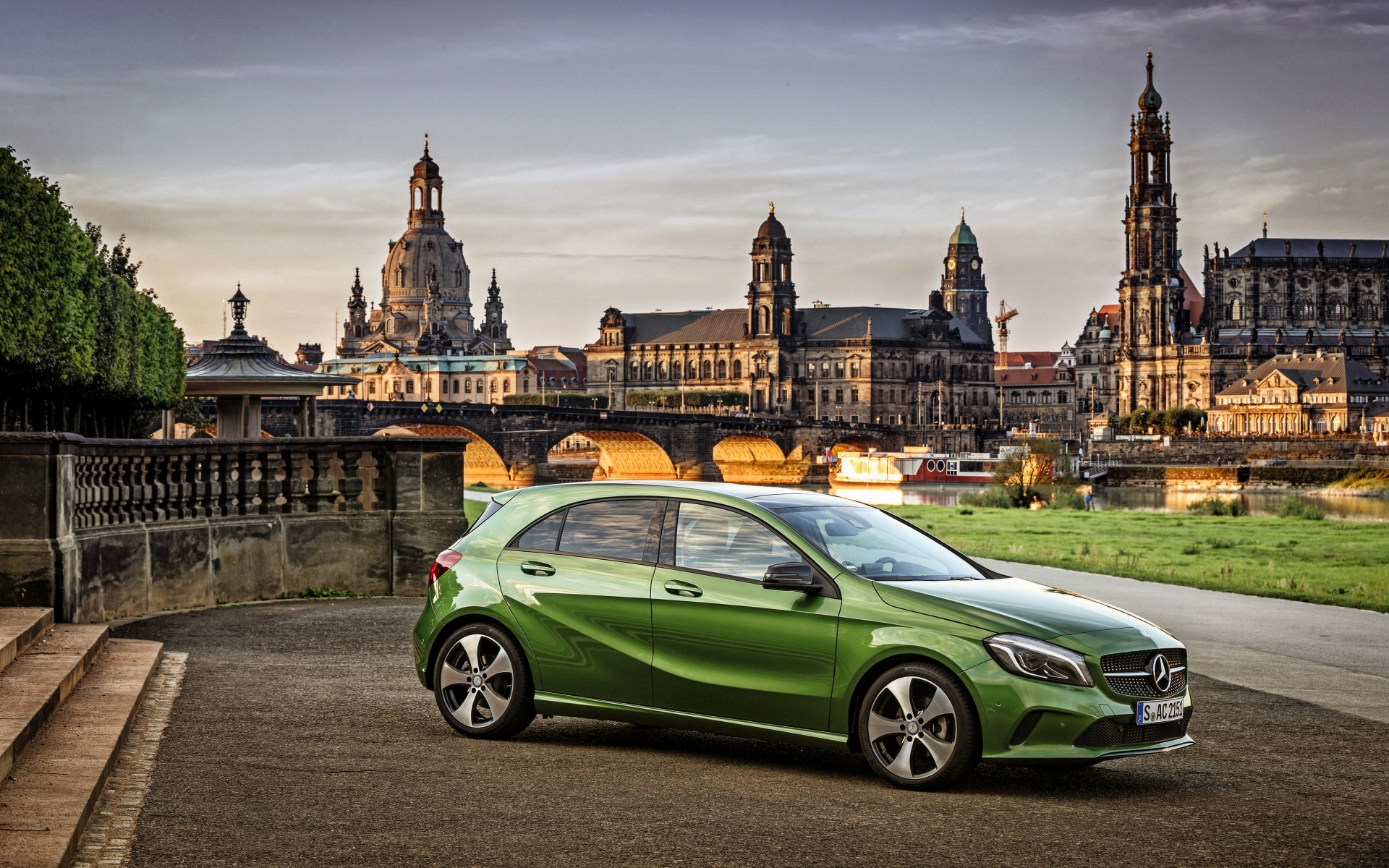 Картинки Mercedes-benz, a-class, a200, w176, зеленый, вид сбоку фото и обои на рабочий стол