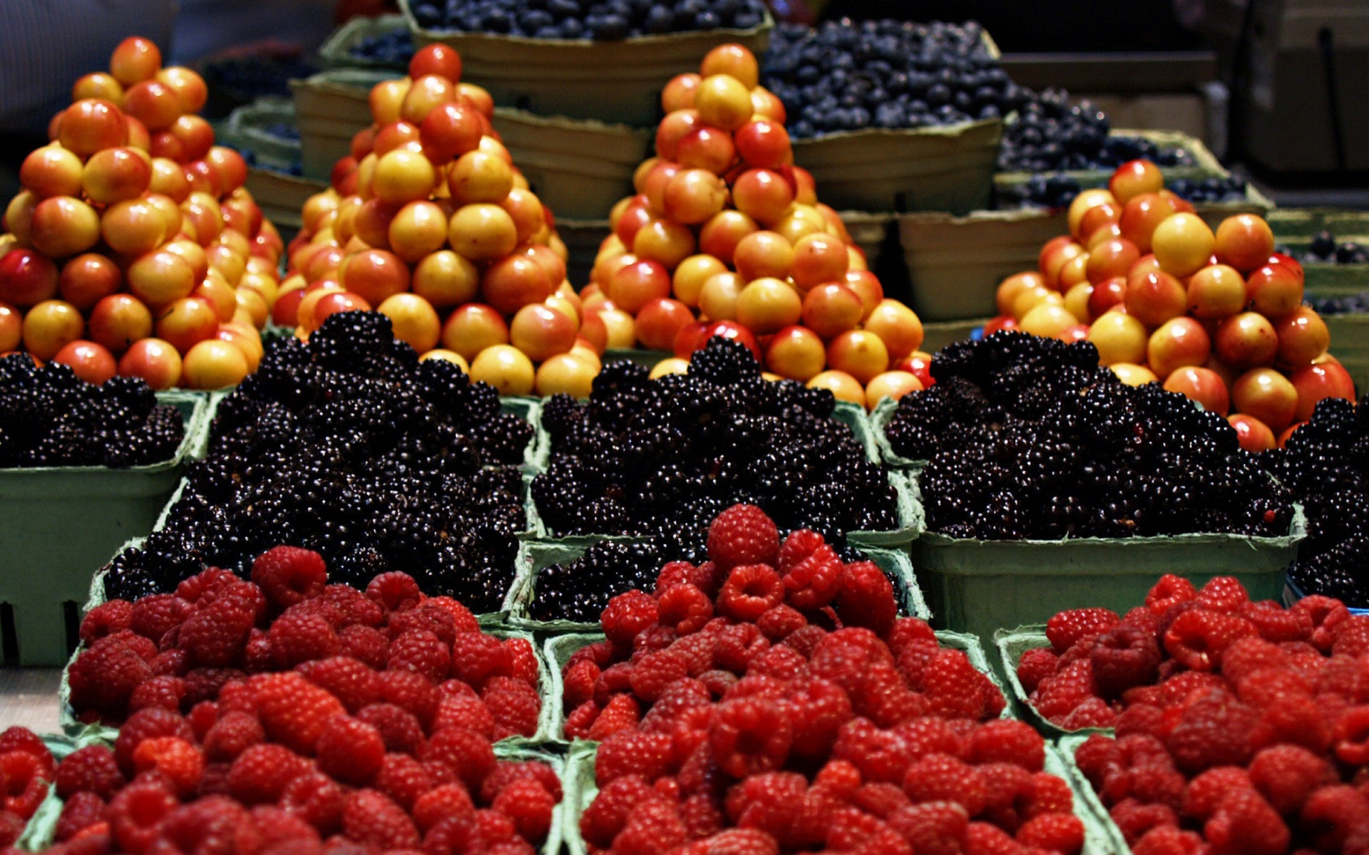 Картинки Малина, вишня, черные ягоды, рынок фото и обои на рабочий стол