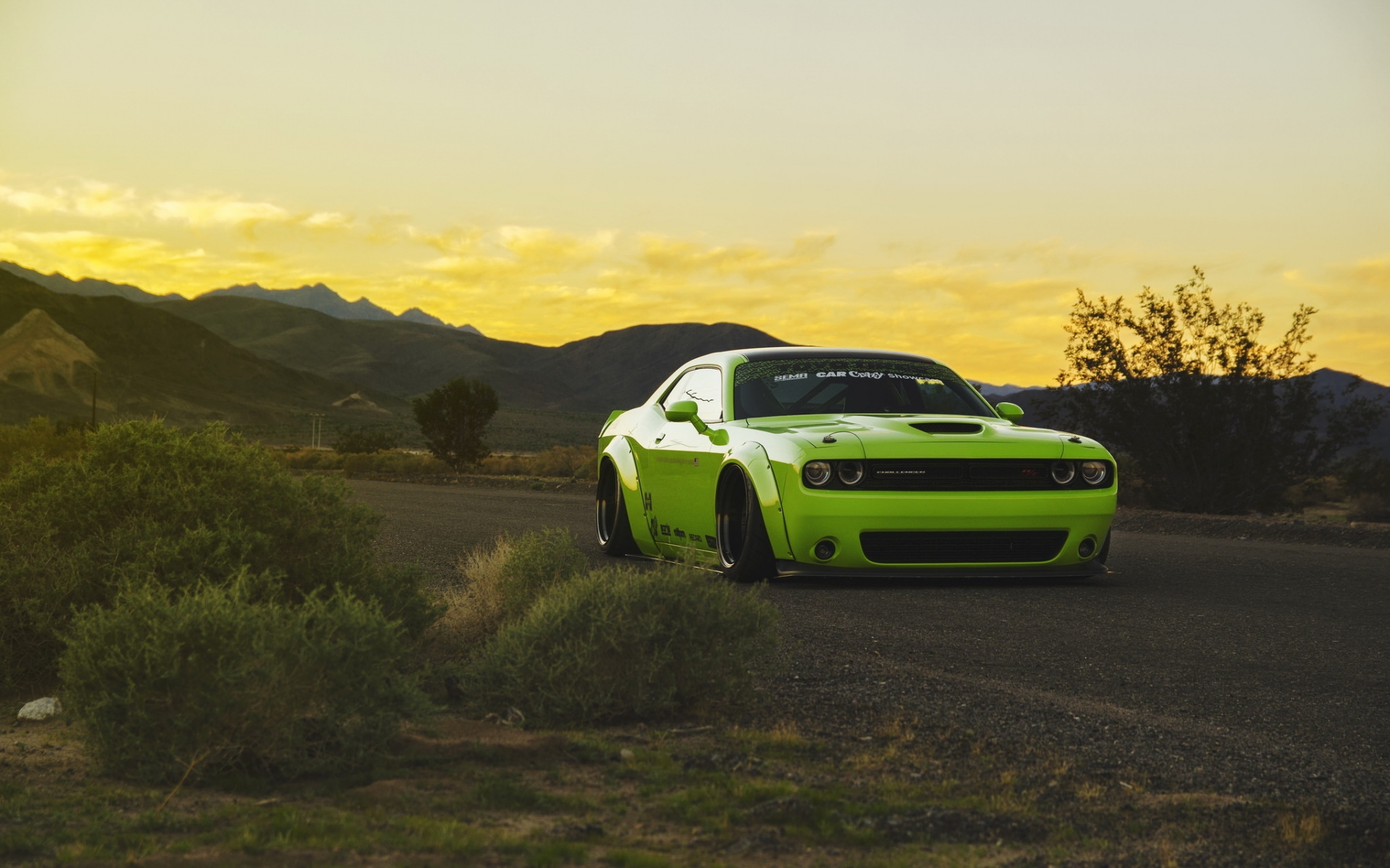 Картинки Dodge Challenger, автомобиль мышц, тюнинг, светло-зеленый фото и обои на рабочий стол