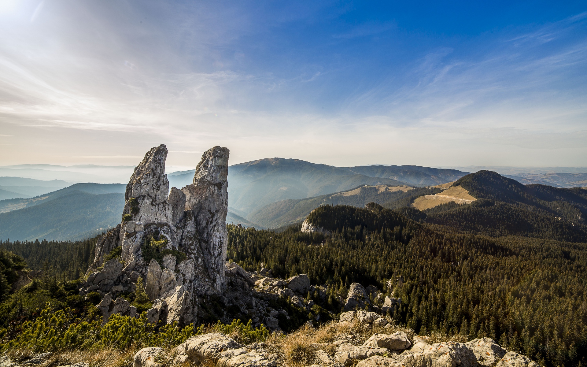 Картинки Romania, горы, скалы, небо, деревья фото и обои на рабочий стол