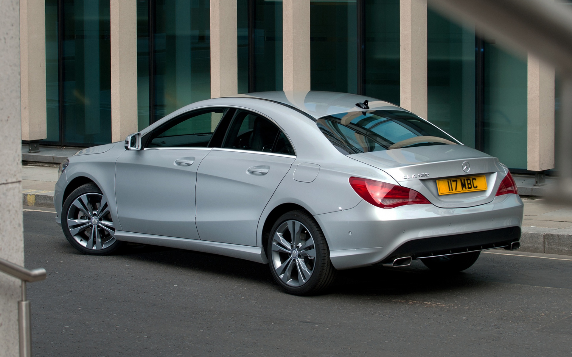 Картинки Mercedes-benz, cla 180, вид сзади, серебро фото и обои на рабочий стол