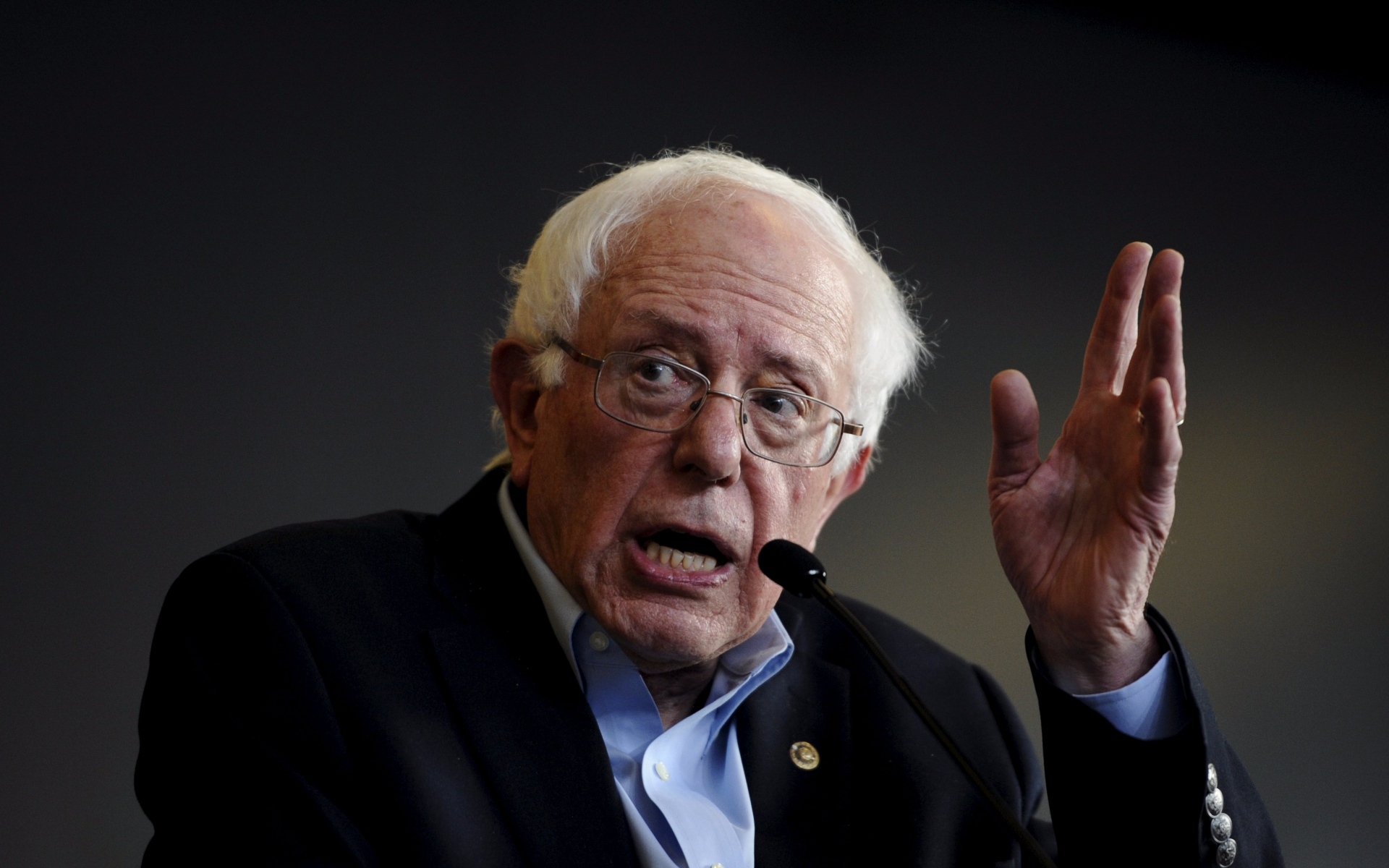 Картинки Bernie sanders, политик, трибуна, речь фото и обои на рабочий стол
