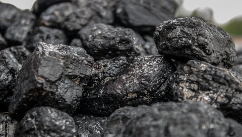Уголь, камни, черный