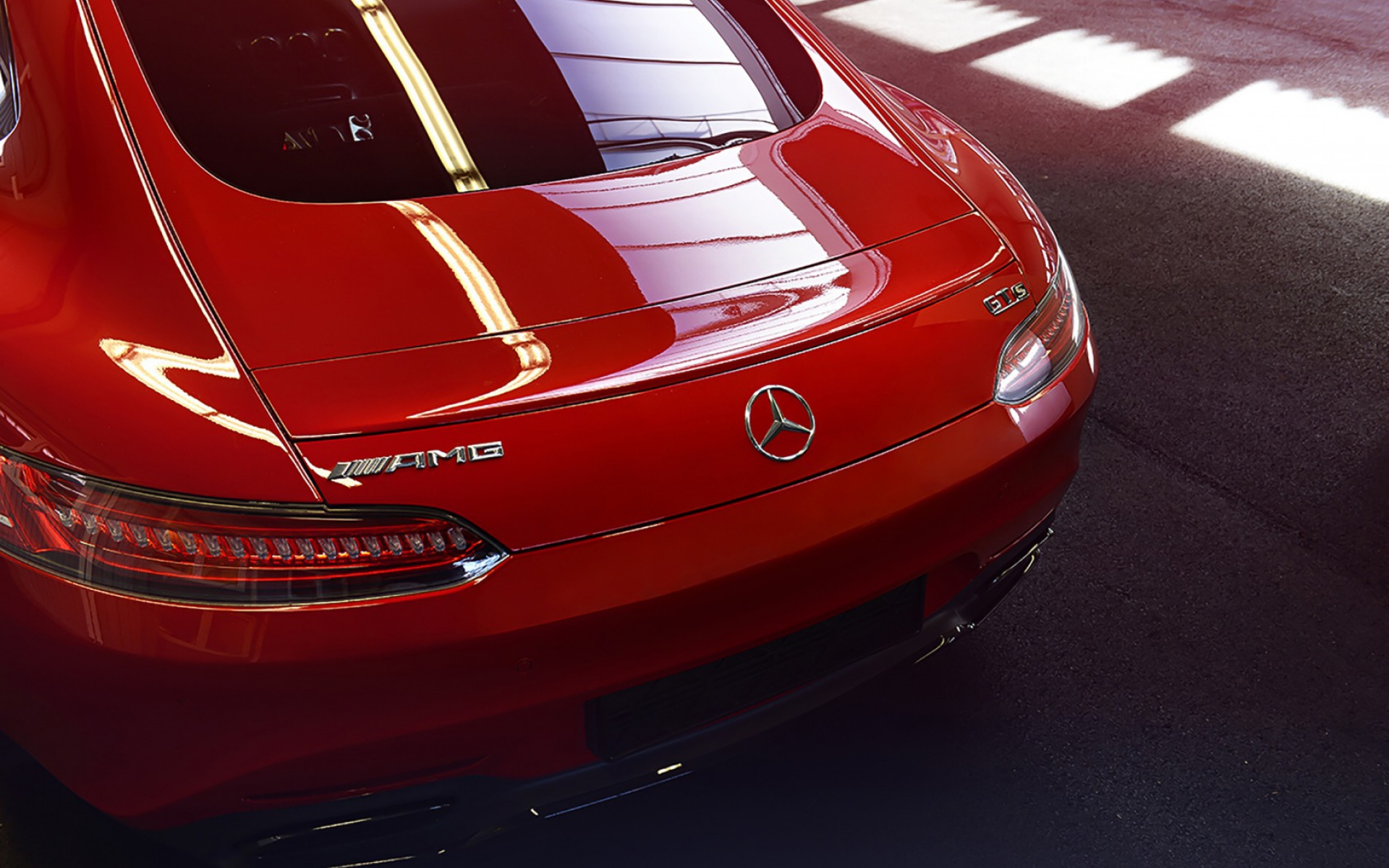 Картинки Mercedes-benz, amg, красный, вид сзади фото и обои на рабочий стол